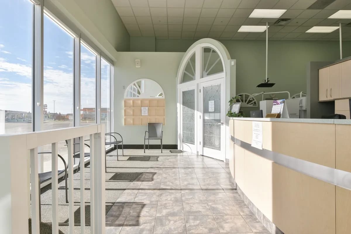 Waiting room - Dentist Medicine Hat